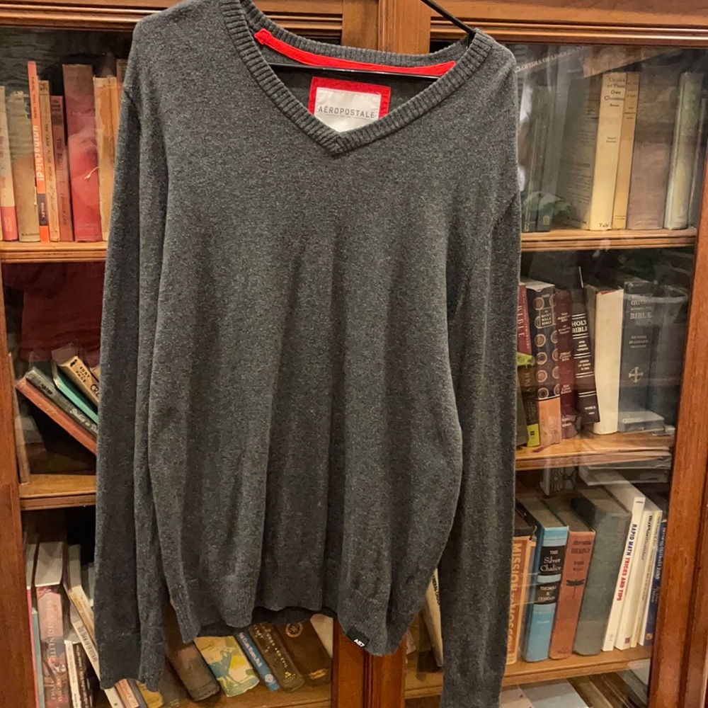Aeropostale dark gray vneck sweater men’s L, cotton, wool, poly, nylon.